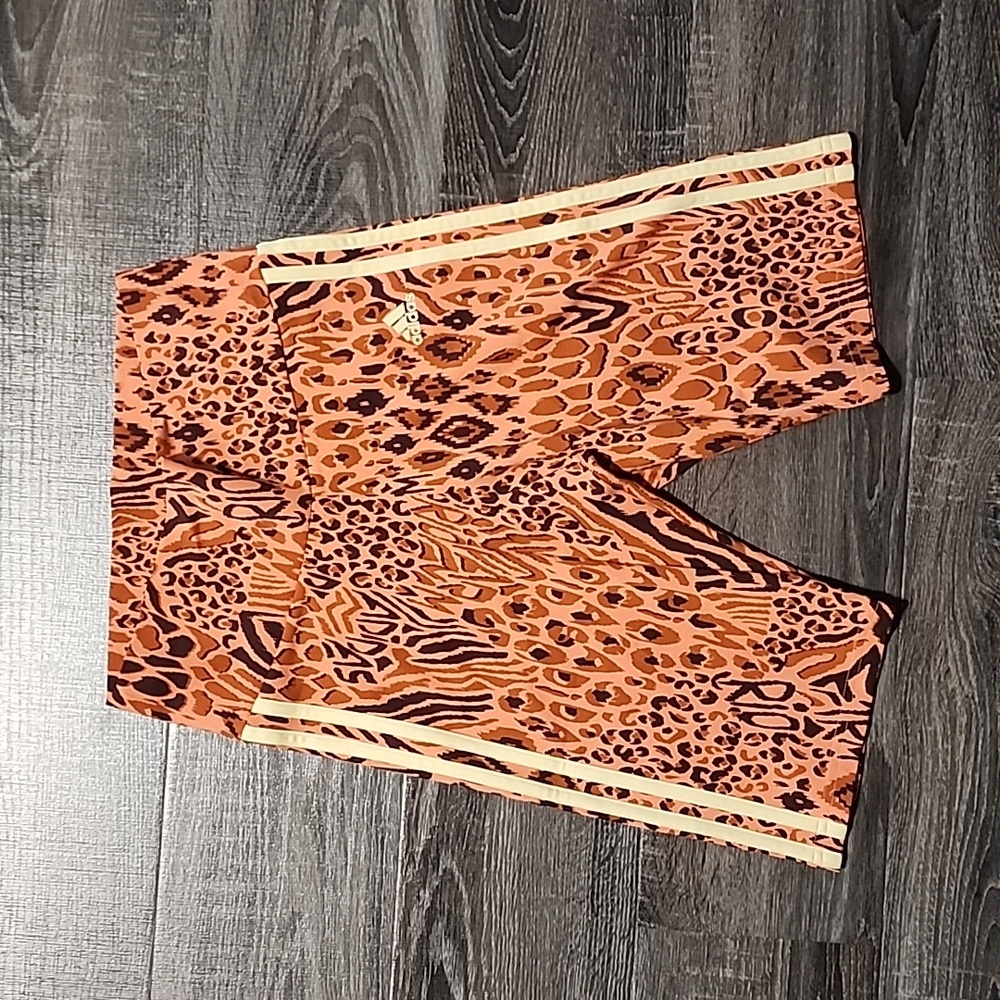 Adidas x Farm Rio bike Shorts - Picture 2 of 4